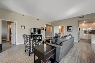 Photo #5: 2347144 Listing 