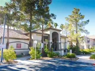 Photo #1: 2347248 Listing