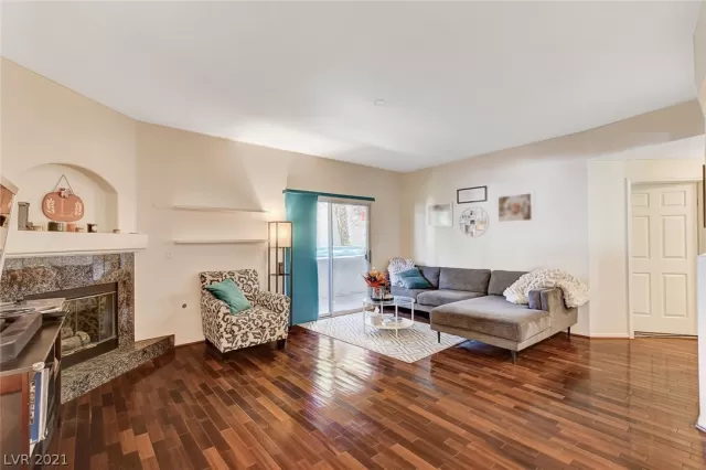 MLS: 2347287 Condo For Sale