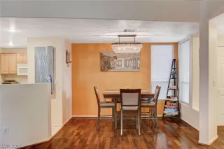 Photo #6: 2347287 Listing