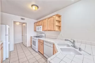 Photo #2: 2347295 Listing 