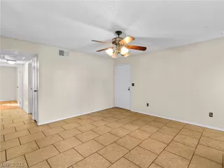 Photo #6: 2347310 Listing