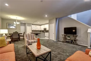 Photo #4: 2347320 Listing 