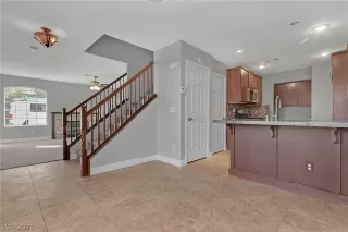 Photo #6: 2347356 Listing 