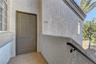 Photo #3: 2347357 Listing