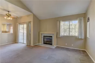 Photo #4: 2347357 Listing