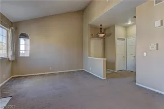 Photo #5: 2347357 Listing