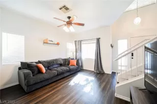 Photo #3: 2347373 Listing