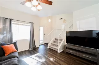 Photo #4: 2347373 Listing