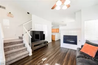 Photo #5: 2347373 Listing