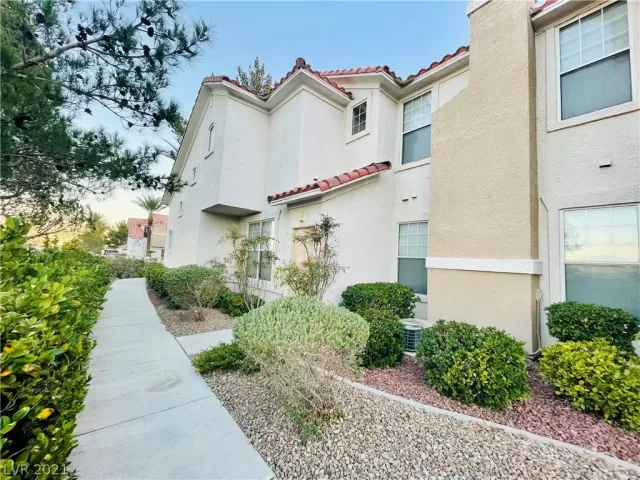MLS: 2347460 Condo For Sale