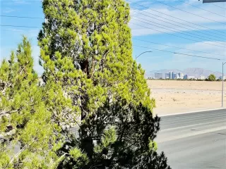 Photo #3: 2347460 Listing