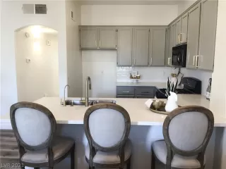 Photo #1: 2347470 Listing