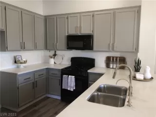 Photo #4: 2347470 Listing