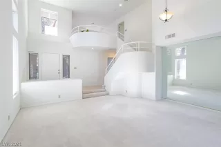 Photo #2: 2347482 Listing