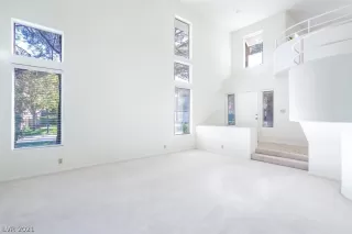 Photo #3: 2347482 Listing