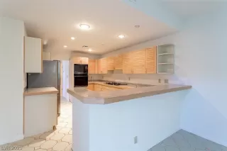 Photo #6: 2347482 Listing