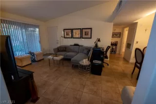 Photo #1: 2347516 Listing