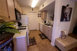 Photo #5: 2347516 Listing