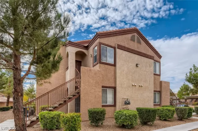 MLS: 2347518 Condo For Sale