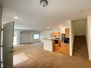 Photo #4: 2347522 Listing 