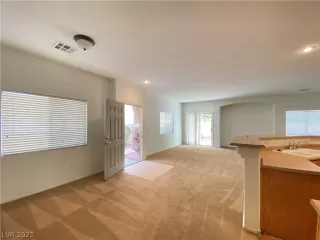 Photo #5: 2347522 Listing 