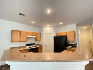 Photo #6: 2347522 Listing 