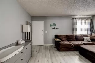 Photo #4: 2347559 Listing