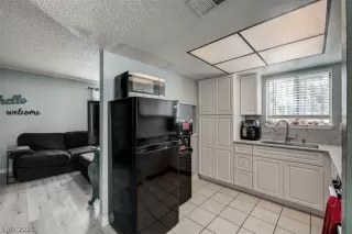 Photo #6: 2347559 Listing