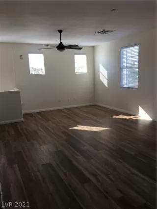 Photo #5: 2347631 Listing