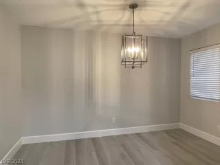 Photo #4: 2347640 Listing