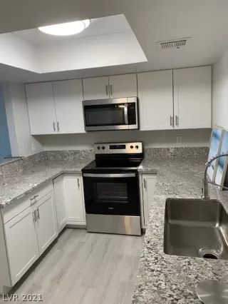 Photo #6: 2347640 Listing