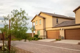 Photo #2: 2347642 Listing 