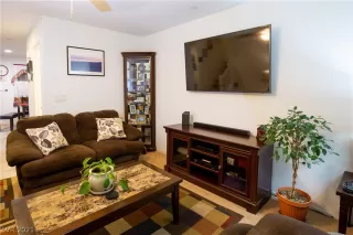 Photo #6: 2347642 Listing 