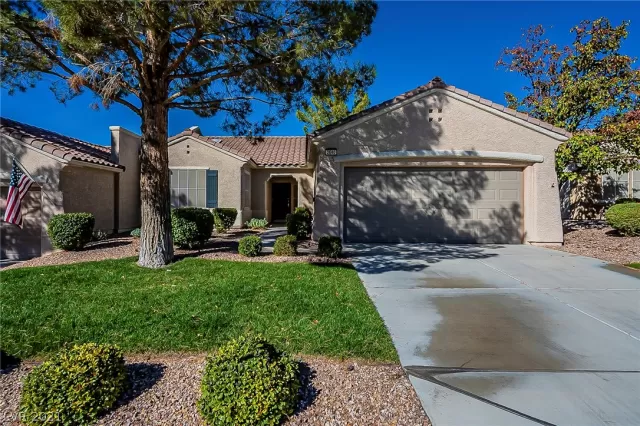 MLS: 2347672 Condo For Sale