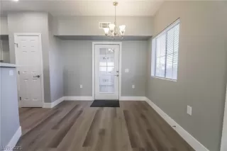 Photo #3: 2347683 Listing