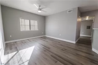 Photo #4: 2347683 Listing