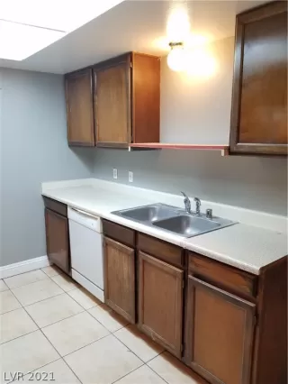 Photo #5: 2347694 Listing 