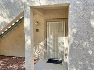 Photo #2: 2347700 Listing