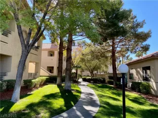 Photo #6: 2347700 Listing