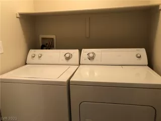 Photo #5: 2347708 Listing