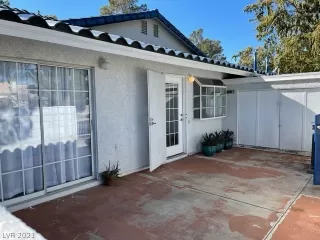 Photo #2: 2347710 Listing