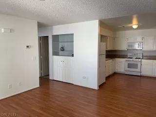 Photo #3: 2347710 Listing