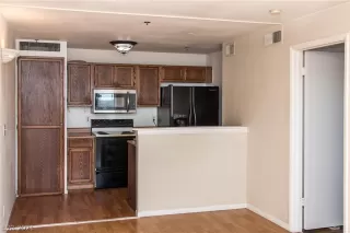 Photo #3: 2347720 Listing