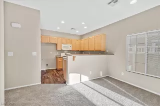 Photo #6: 2347809 Listing