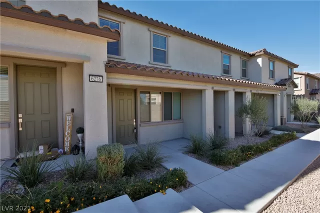 MLS: 2347824 Condo For Sale
