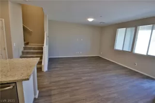 Photo #5: 2347824 Listing 