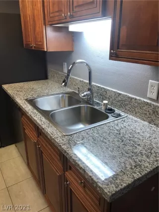 Photo #2: 2347869 Listing