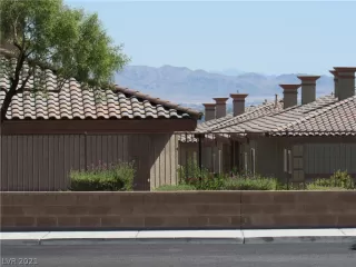 Photo #2: 2347876 Listing