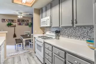 Photo #6: 2347880 Listing 